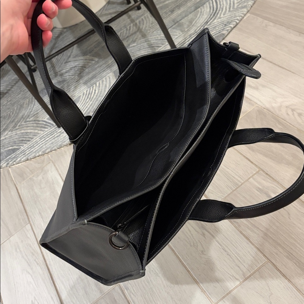 Coach Black Pebbled Leather Structured Tote / Work Bag - 2025, luxury collection - Picture 4 of 11